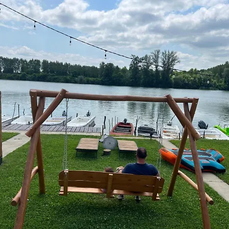 Tiske Noci 公寓 Bečej