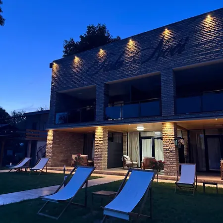 Tiske Noci Apartamento *