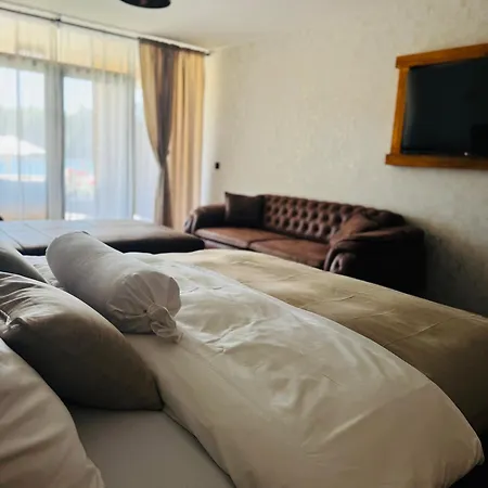 Tiske Noci Apartamento *